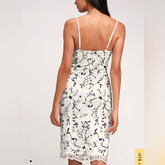 NWT Starleena White and Blue Floral Embroidered Bodycon Midi Dress - Picture 2 of 6